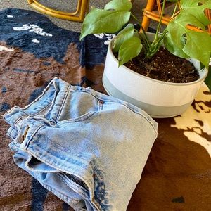 PERFECT vintage Levi’s! With butt rip!